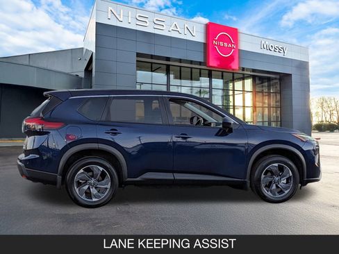 Certified 2025 Nissan Rogue SV image 7