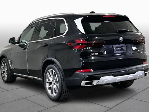 New 2026 BMW X5 xDrive40i w/ Premium Package AWD/4WD image 3