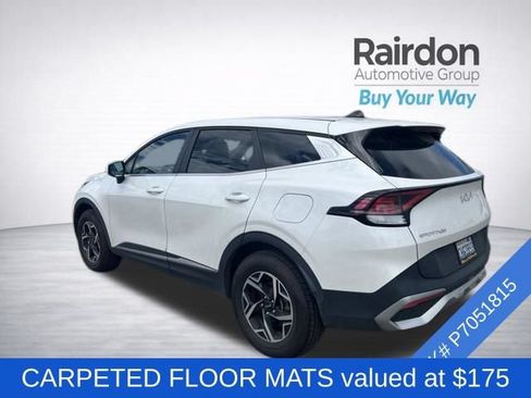 Used 2023 Kia Sportage LX AWD/4WD image 3