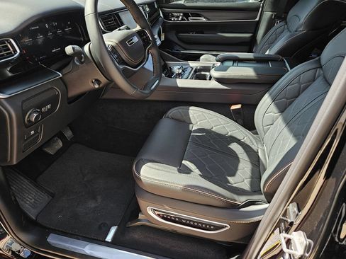 New 2026 Jeep Grand Wagoneer L Summit AWD/4WD image 15