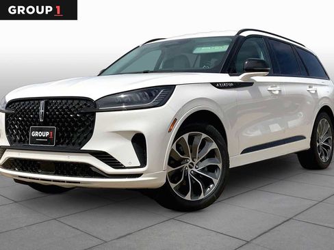 New 2026 Lincoln Aviator 2WD image 1
