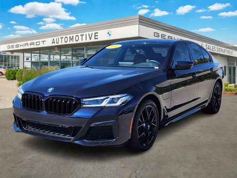 Used 2022 BMW 530e xDrive w/ M Sport Package image 3