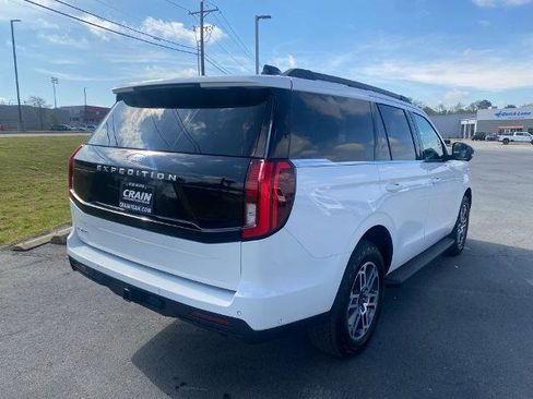 Certified 2025 Ford Expedition Active AWD/4WD image 7