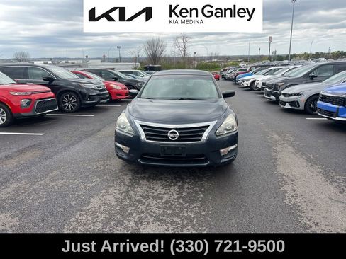 Used 2015 Nissan Altima 2.5 S image 2