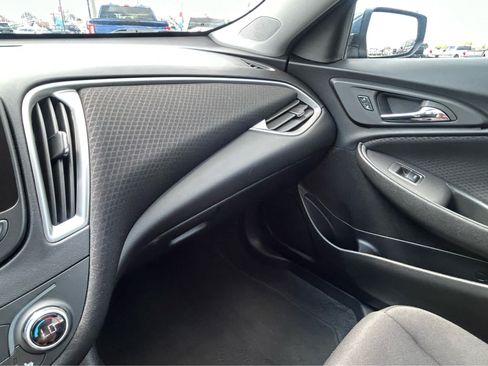 Used 2025 Chevrolet Malibu LT FWD image 37
