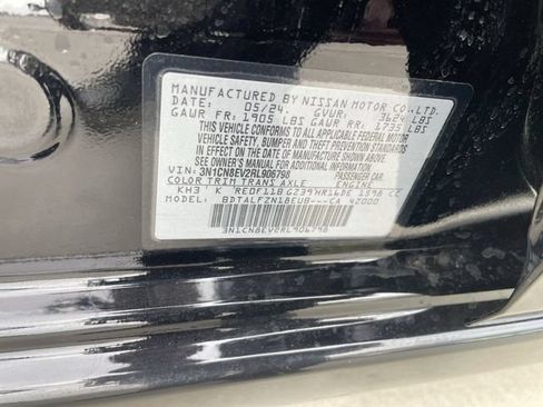 Used 2024 Nissan Versa SV FWD image 32