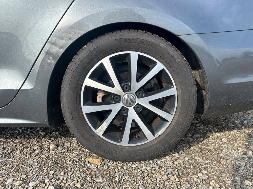Used 2017 Volkswagen Jetta SE FWD image 8