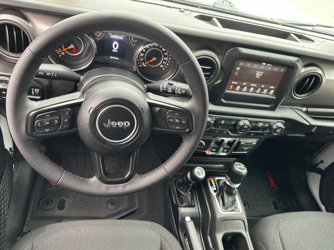 Used 2023 Jeep Wrangler Sport AWD/4WD image 15