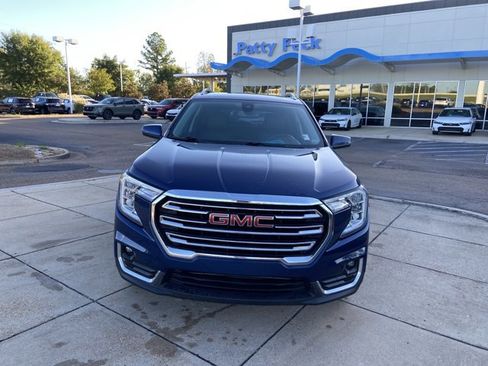 Used 2022 GMC Terrain SLT w/ LPO, Floor Liner Package image 3