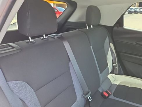 Used 2025 Chevrolet TrailBlazer LT AWD/4WD image 17