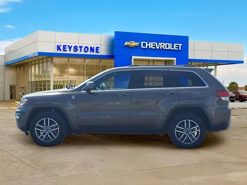 Used 2020 Jeep Grand Cherokee Laredo w/ Quick Order Package 2BN North AWD/4WD image 4