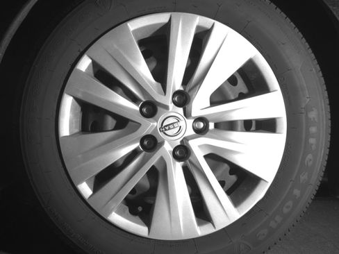 Used 2025 Nissan Sentra S image 12