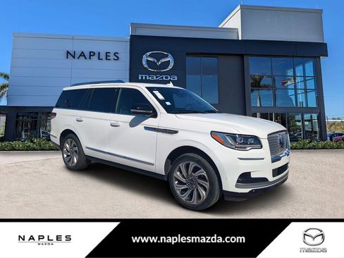 Used 2023 Lincoln Navigator Reserve image 1