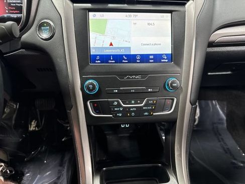 Used 2020 Ford Fusion SE FWD image 16