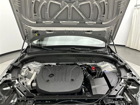 Certified 2025 Volvo XC60 B5 Plus image 26