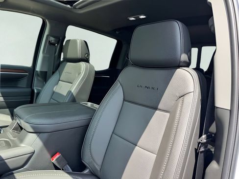 New 2026 GMC Sierra 1500 Denali AWD/4WD image 9