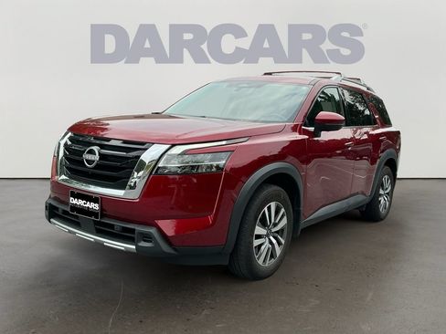 Used 2024 Nissan Pathfinder SL AWD/4WD image 3