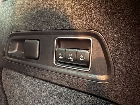 Used 2024 Mercedes-Benz GLS 450 GLS 450 image 33