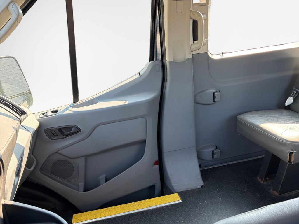 Used 2016 Ford Transit 350 XL RWD image 22