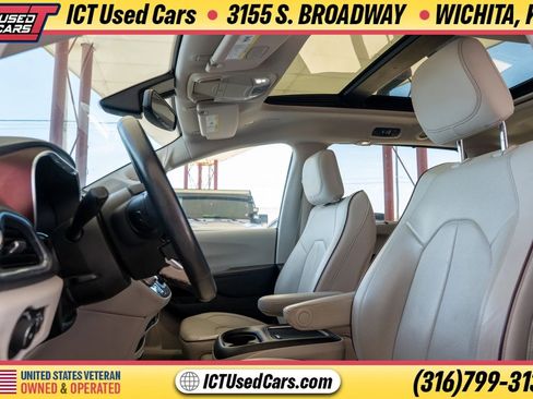 Used 2020 Chrysler Pacifica Limited FWD image 11