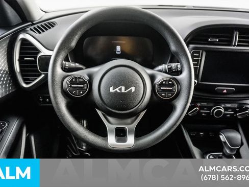 Used 2025 Kia Soul LX w/ LX Technology Package FWD image 20