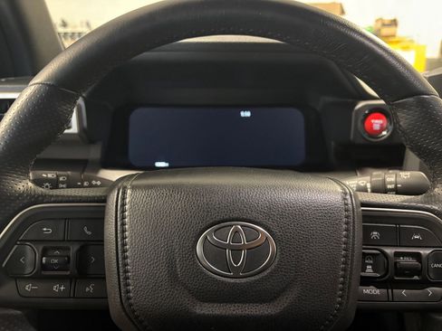 Used 2025 Toyota 4Runner TRD Off-Road image 27