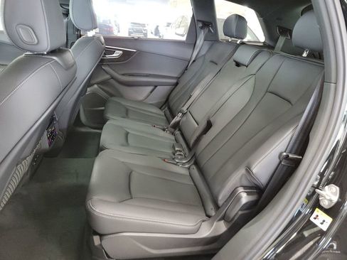 Used 2025 Audi Q7 3.0T Premium Plus image 17