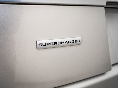 Used 2017 Land Rover Range Rover Supercharged image 9