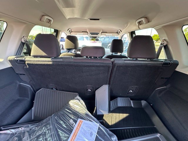Certified 2025 Nissan Rogue SV AWD/4WD image 15