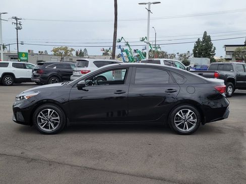 Used 2023 Kia Forte LXS image 29