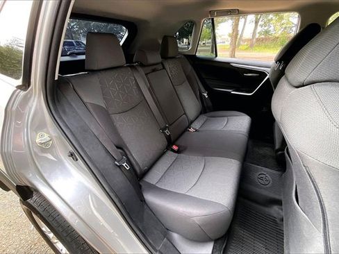 Used 2021 Toyota RAV4 XLE image 22