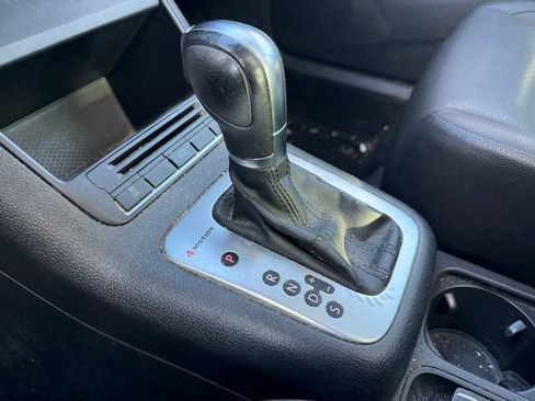 Used 2011 Volkswagen Tiguan S image 20