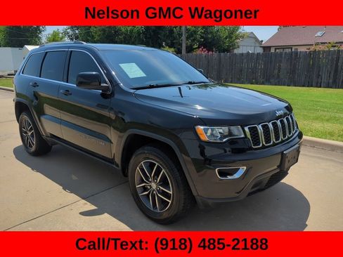 Used 2018 Jeep Grand Cherokee Laredo AWD/4WD image 3