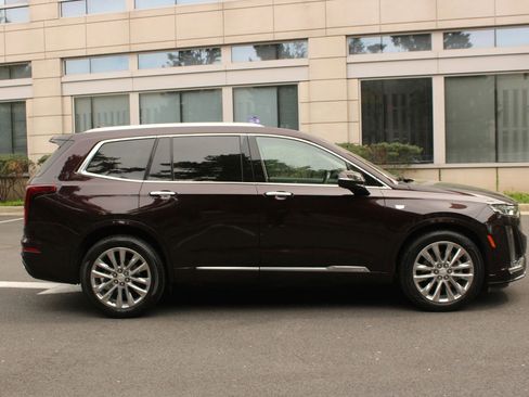 Used 2021 Cadillac XT6 Premium Luxury image 6