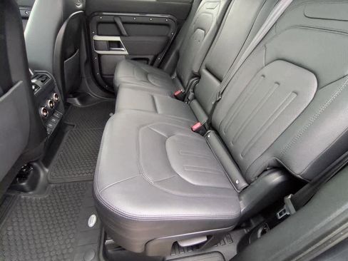 Used 2022 Land Rover Defender 110 SE image 20