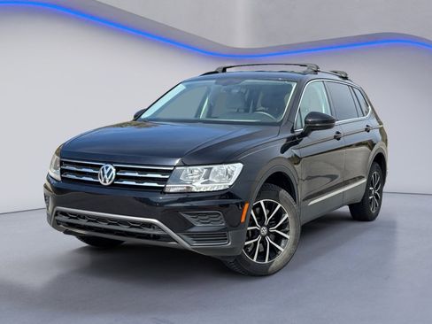 Used 2021 Volkswagen Tiguan SE image 2