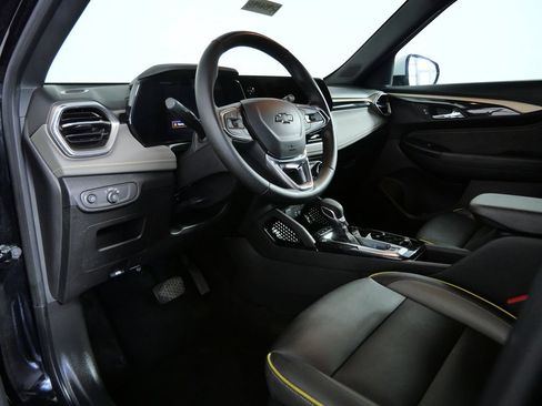 Used 2024 Chevrolet TrailBlazer ACTIV w/ Convenience Package AWD/4WD image 16