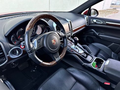 Used 2014 Porsche Cayenne image 17