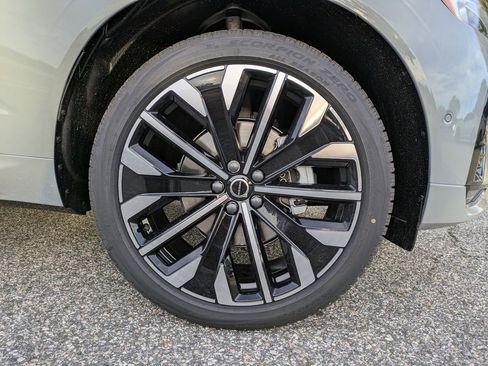 New 2026 Volvo XC60 B5 Ultra w/ Protection Package Premier image 11