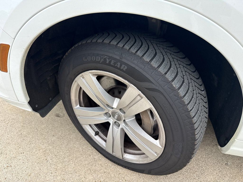Used 2019 Audi Q7 2.0T Premium w/ Convenience Package AWD/4WD image 21