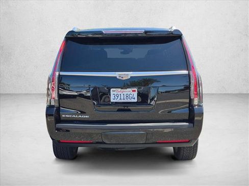 Used 2019 Cadillac Escalade Luxury AWD/4WD image 6