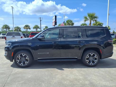 Used 2024 Jeep Wagoneer Series III AWD/4WD image 9