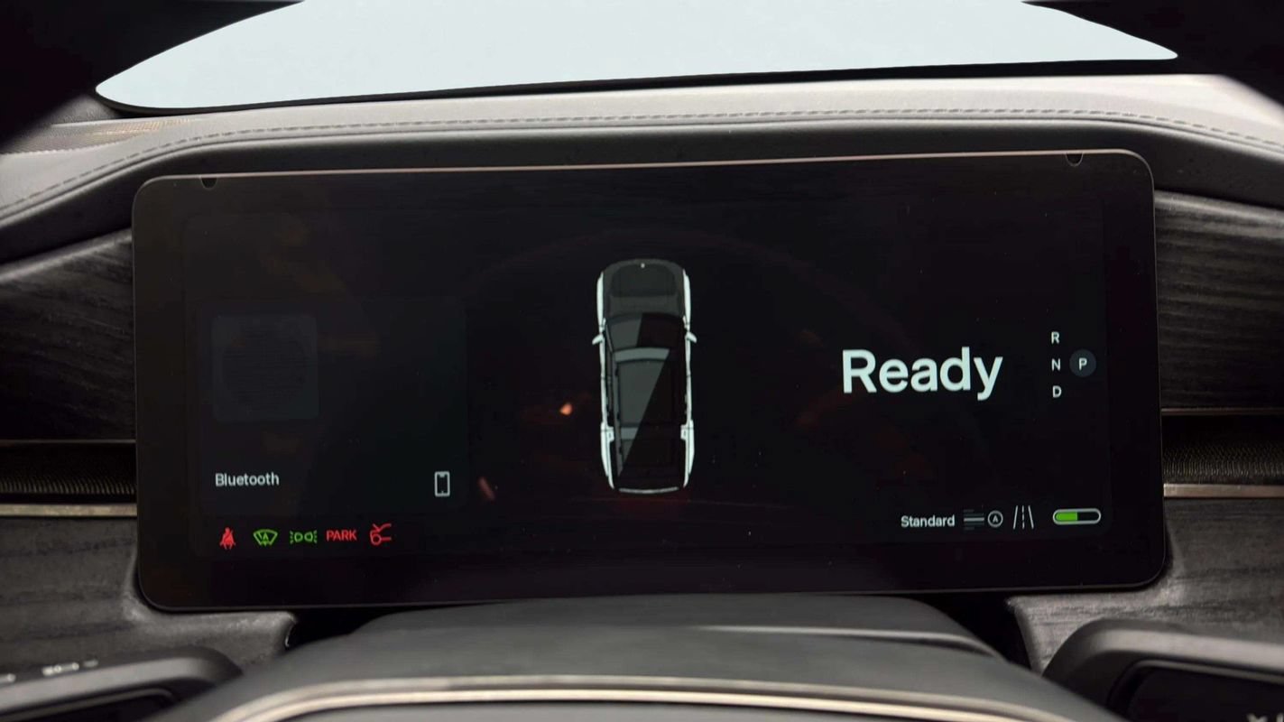 Used 2023 Rivian R1S Adventure Dual AWD/4WD image 14