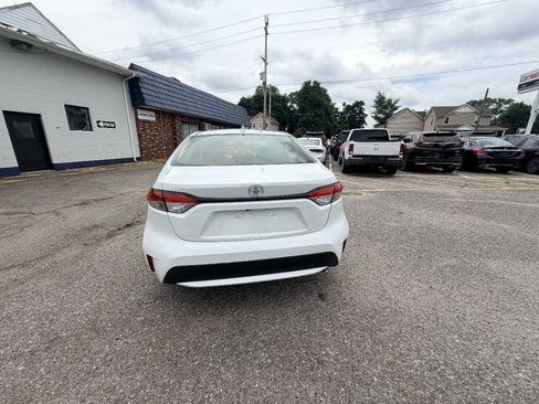Used 2022 Toyota Corolla LE FWD image 41