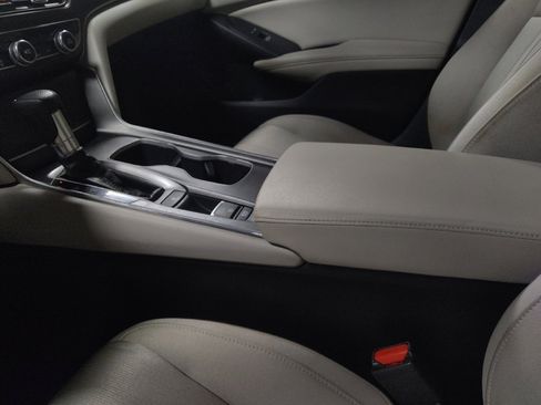 Used 2019 Honda Accord EX image 26