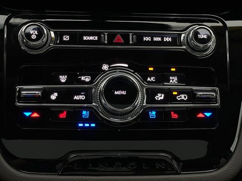 Used 2022 Lincoln Corsair Reserve w/ Equipment Group 201A FWD image 29