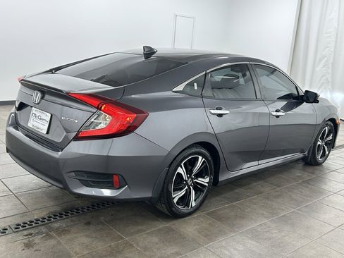 Used 2017 Honda Civic Touring image 5