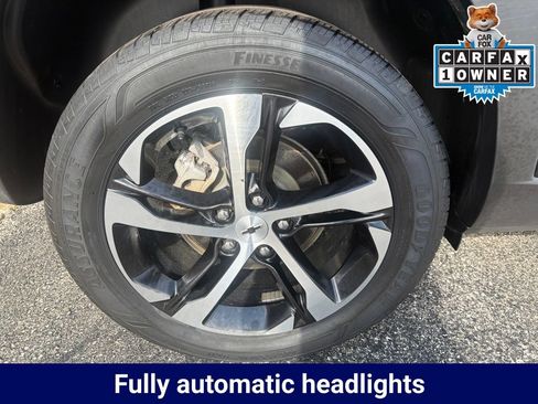 Used 2024 Chevrolet Trax RS FWD image 17