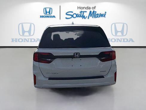 New 2026 Honda Odyssey Touring image 6