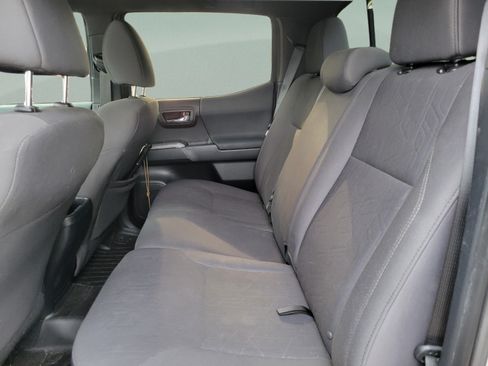 Used 2018 Toyota Tacoma TRD Sport RWD image 6